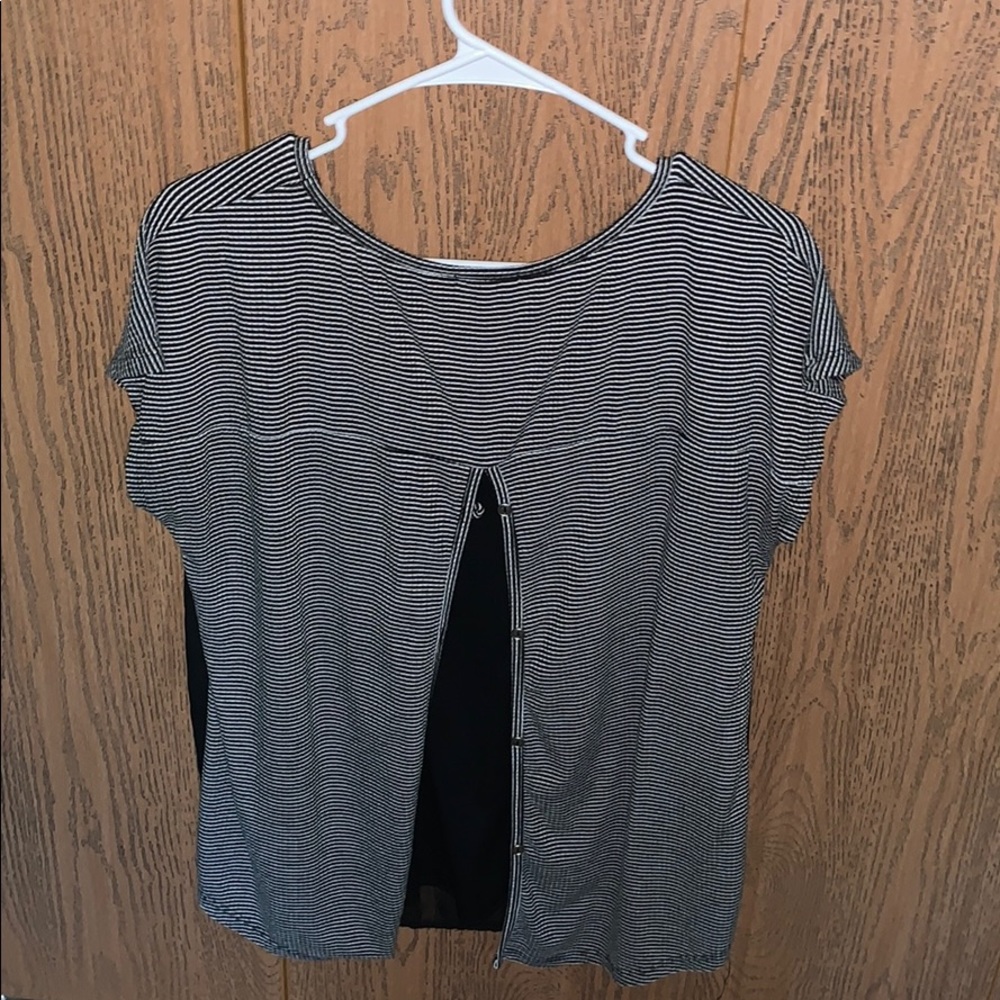Black back button down - Picture 2 of 3